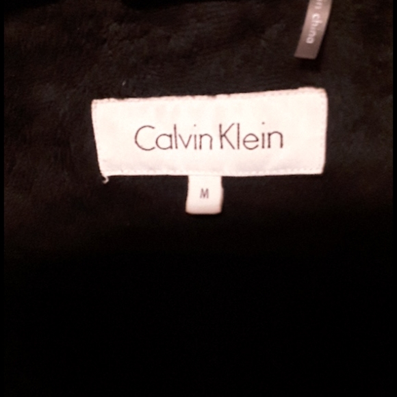 Calvin Klein puffy winter jacket/faux fur hood - Picture 2 of 7